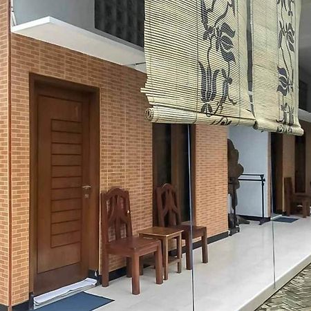 Отель Malang Hill Syariah Redpartner Экстерьер фото