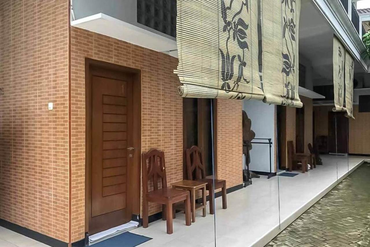 Отель Malang Hill Syariah Redpartner Экстерьер фото