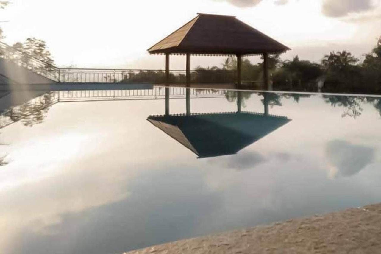 Отель Malang Hill Syariah Redpartner Экстерьер фото