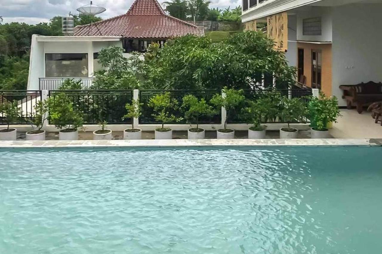 Отель Malang Hill Syariah Redpartner Экстерьер фото