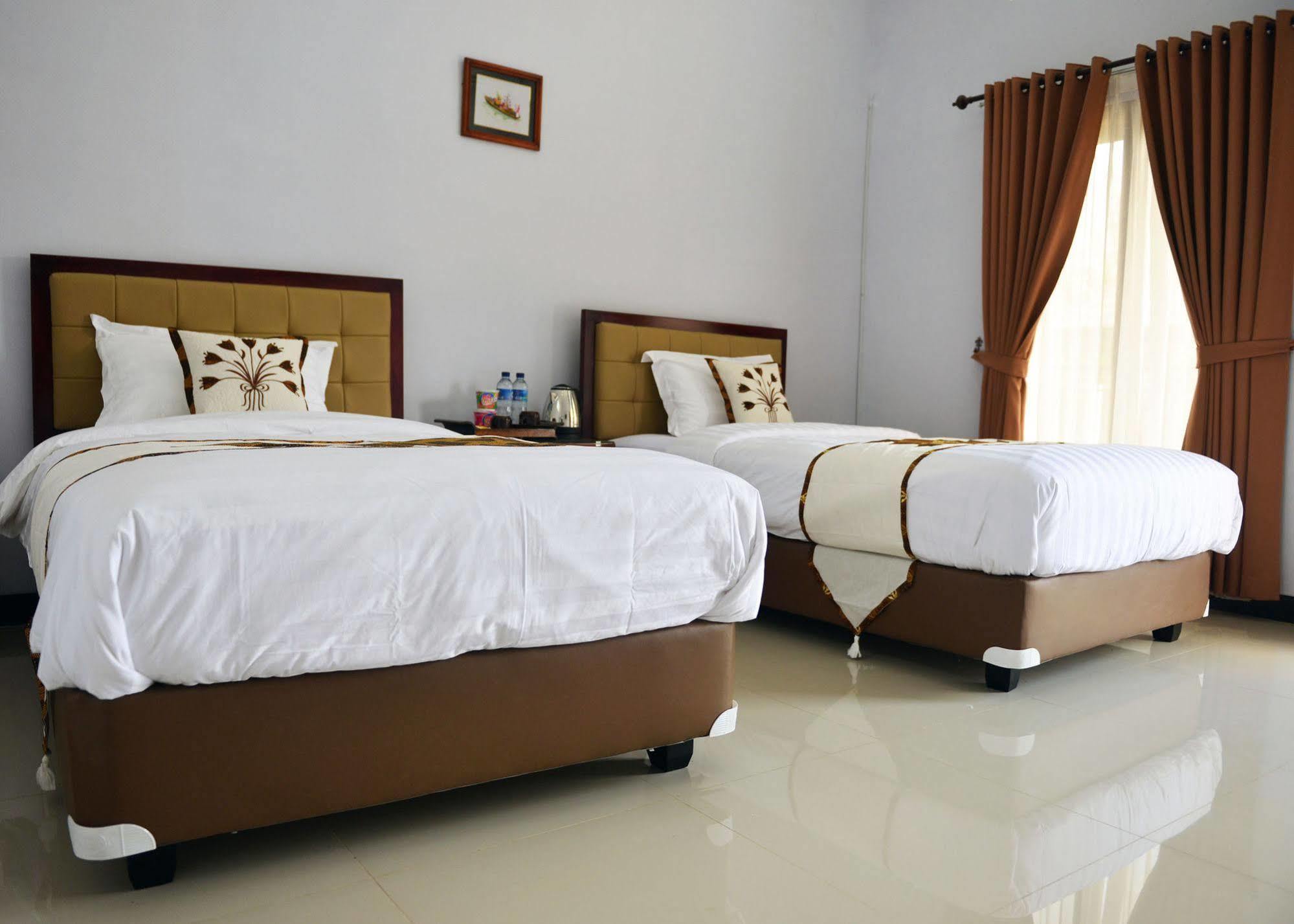 Отель Malang Hill Syariah Redpartner Экстерьер фото