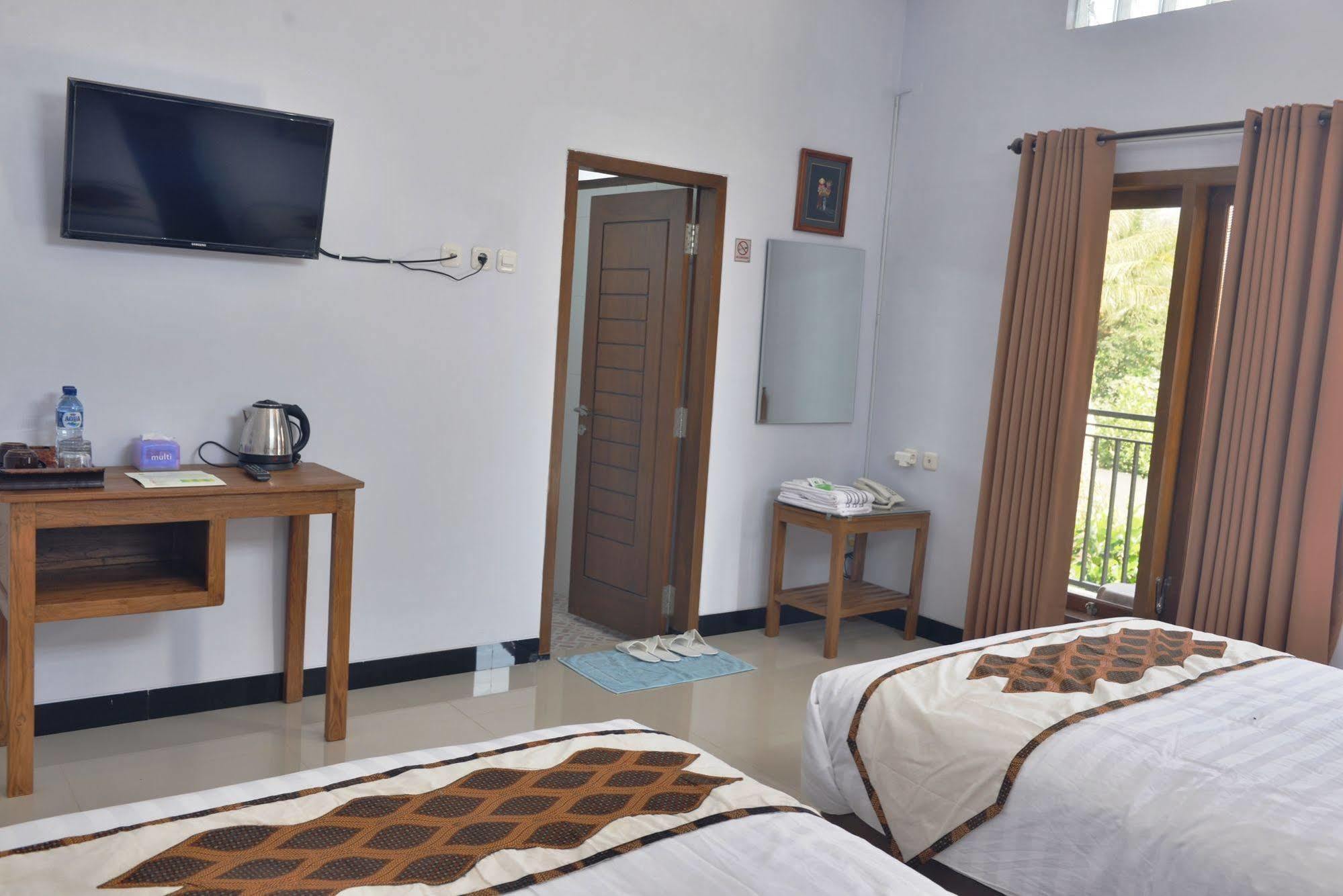 Отель Malang Hill Syariah Redpartner Экстерьер фото