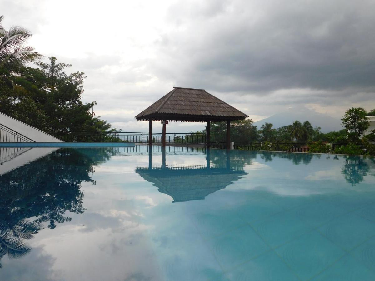 Отель Malang Hill Syariah Redpartner Экстерьер фото